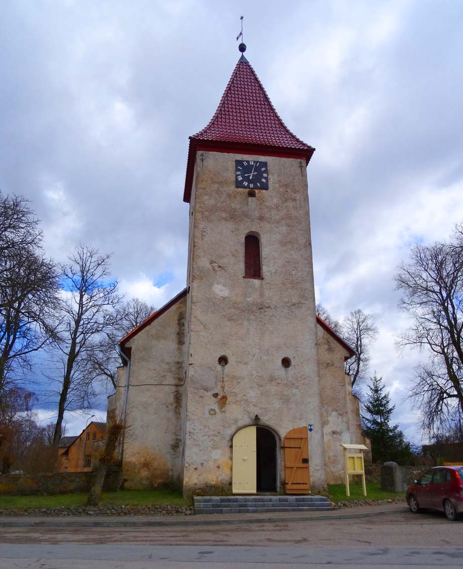 Церковь Дурбе, фото Р. Римша, 2015 г.